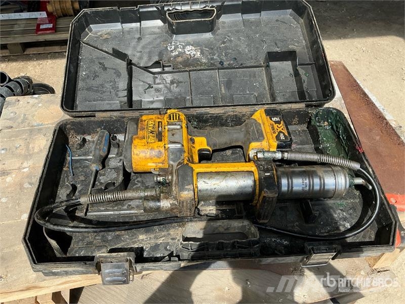 Quantity of Miscellaneous Woodworking Tools Ďalšie komponenty