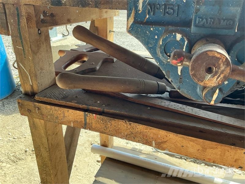 Quantity of Miscellaneous Woodworking Tools Ďalšie komponenty
