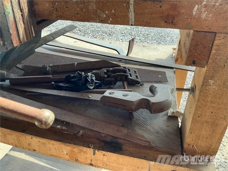 Quantity of Miscellaneous Woodworking Tools Ďalšie komponenty