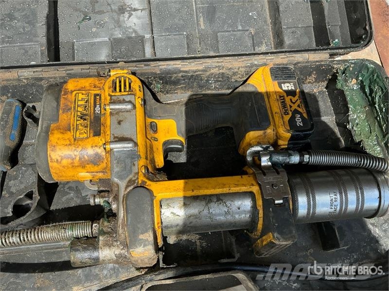 Quantity of Miscellaneous Woodworking Tools Ďalšie komponenty