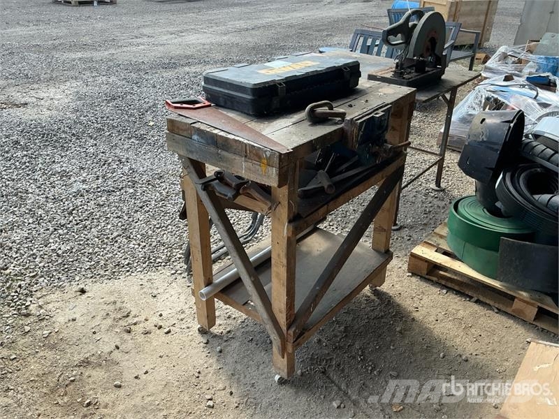 Quantity of Miscellaneous Woodworking Tools Ďalšie komponenty
