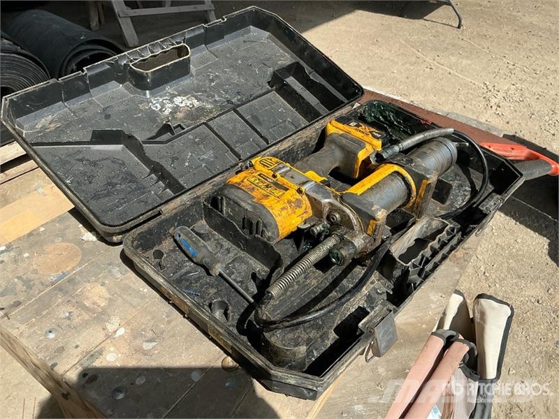 Quantity of Miscellaneous Woodworking Tools Ďalšie komponenty
