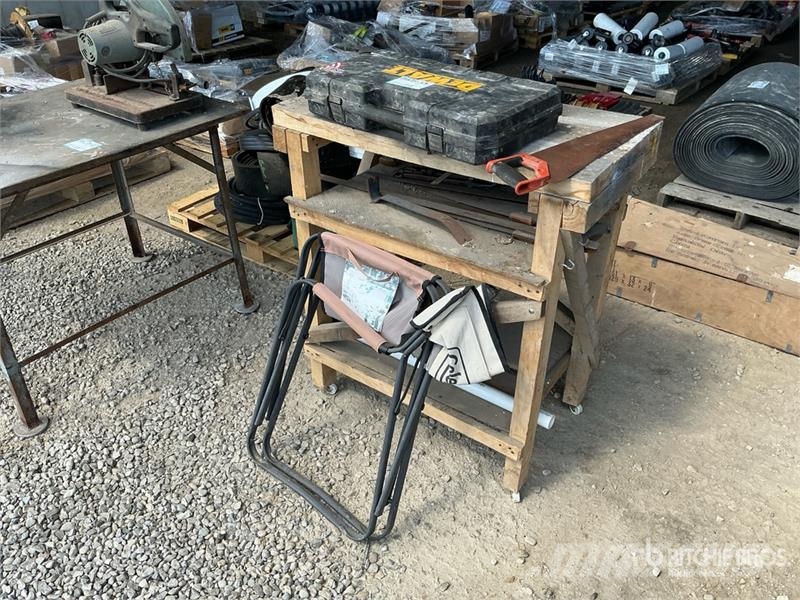 Quantity of Miscellaneous Woodworking Tools Ďalšie komponenty