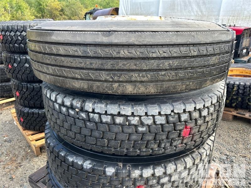 Quantity of Mixed 11R24.5 Tires Tyres, wheels and rims