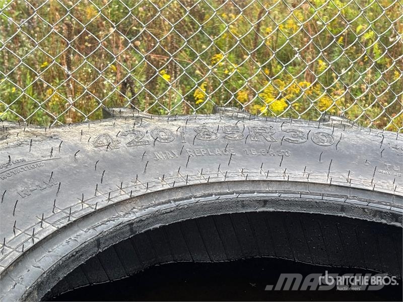 Quantity of Mixed Tires Opony, koła i felgi