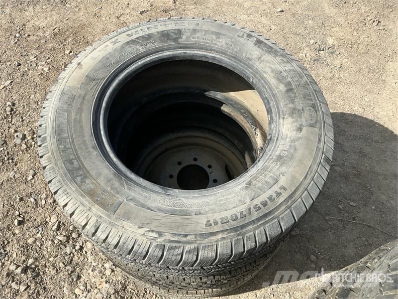 Quantity of Mixed Tires Pneumatici, ruote e cerchioni