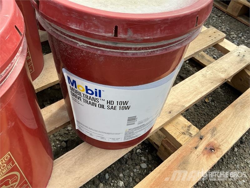 Quantity of Mobil Transmission Fluid Inne akcesoria