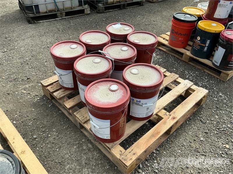 Quantity of Mobil Transmission Fluid Inne akcesoria