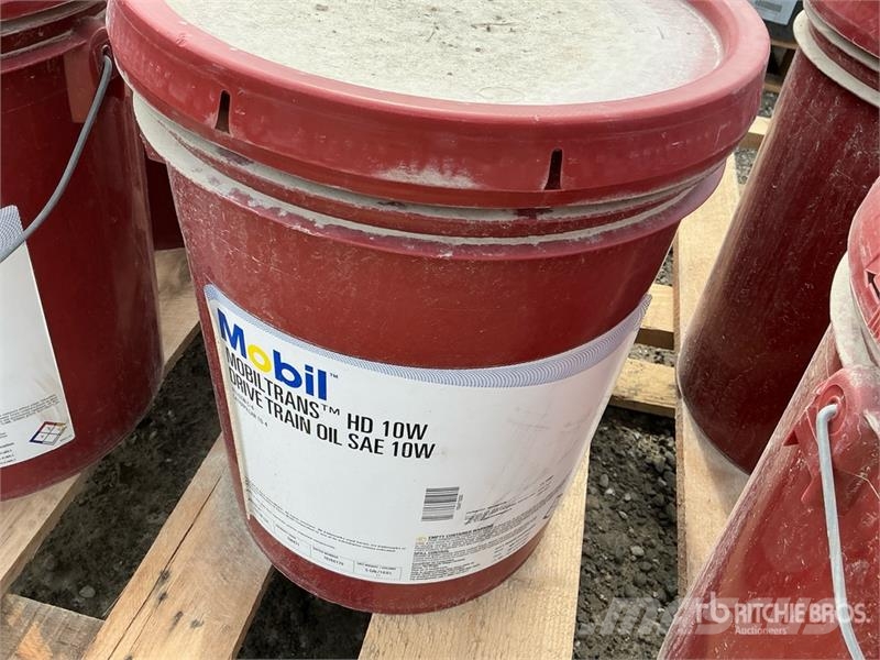 Quantity of Mobil Transmission Fluid Inne akcesoria
