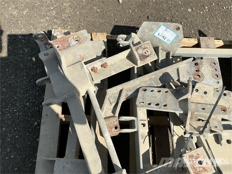 Quantity of Mounting Brackets Drugi deli