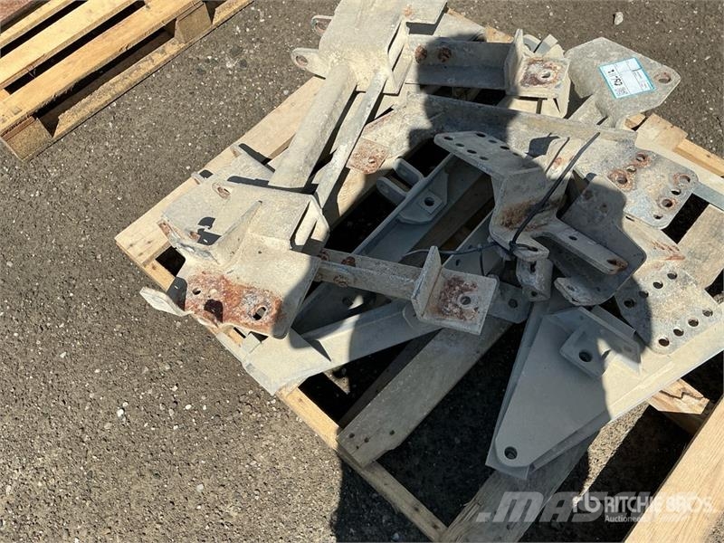 Quantity of Mounting Brackets Drugi deli