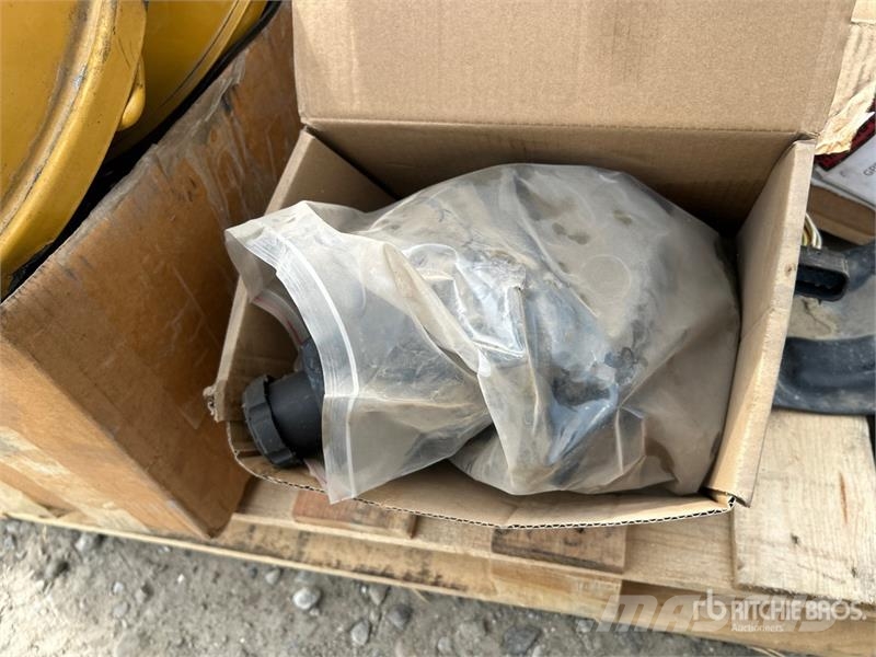 Quantity of Of GPS Modules, Nuts/Screws/Bolts, Pl Drugi deli