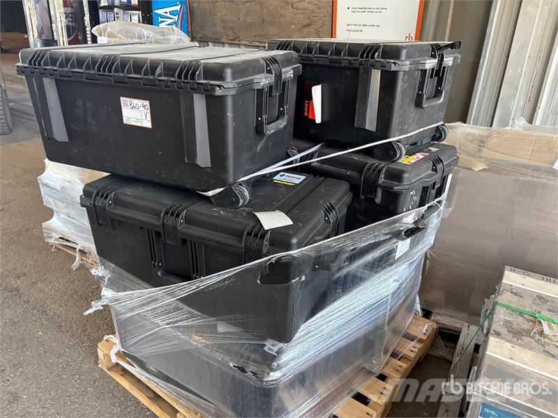  Quantity of Pouches and Cases Tipper trucks