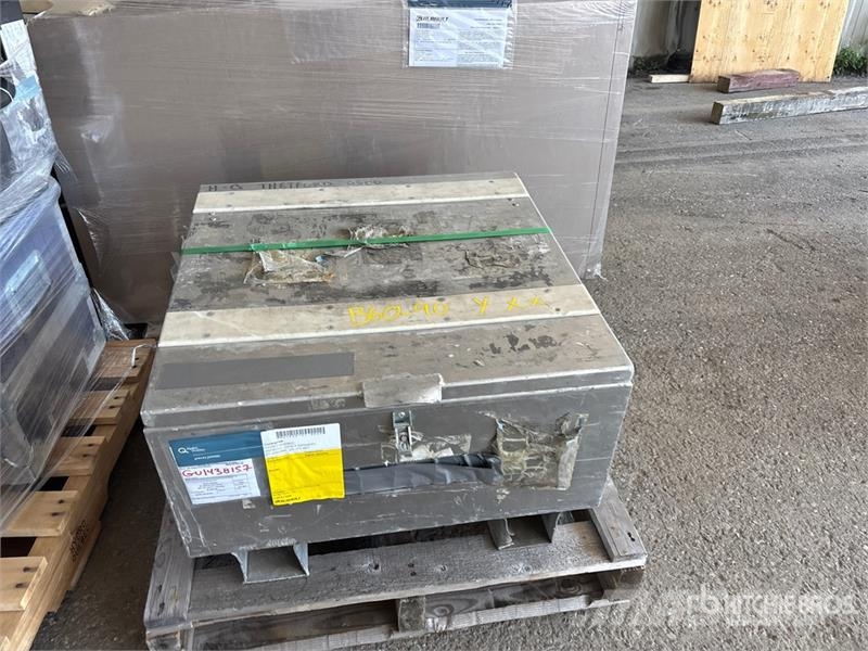  Quantity of Pouches and Cases Tipper trucks