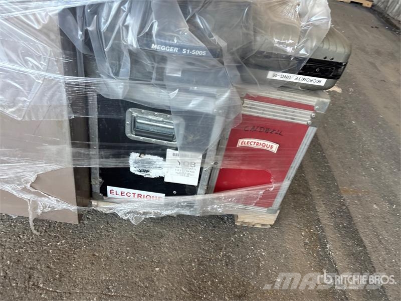  Quantity of Pouches and Cases Tipper trucks