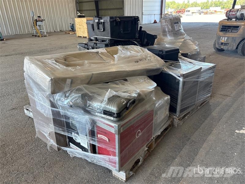  Quantity of Pouches and Cases Tipper trucks