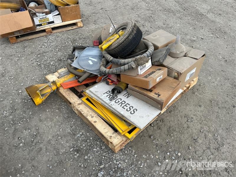 Quantity of Ryobi Angle Grinders, Mixed Signs, Bob Drugi deli