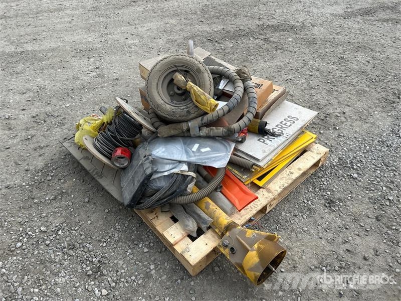 Quantity of Ryobi Angle Grinders, Mixed Signs, Bob Drugi deli