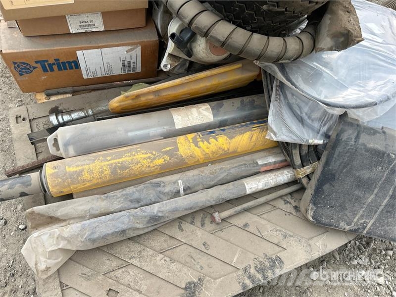 Quantity of Ryobi Angle Grinders, Mixed Signs, Bob Drugi deli