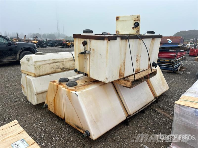Quantity of Sander Truck Tanks Transportes - Outros