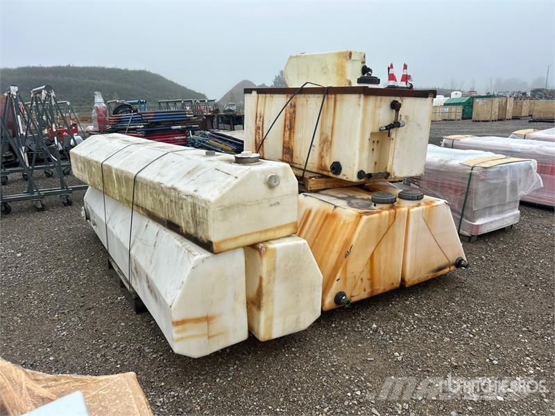 Quantity of Sander Truck Tanks Transportes - Outros