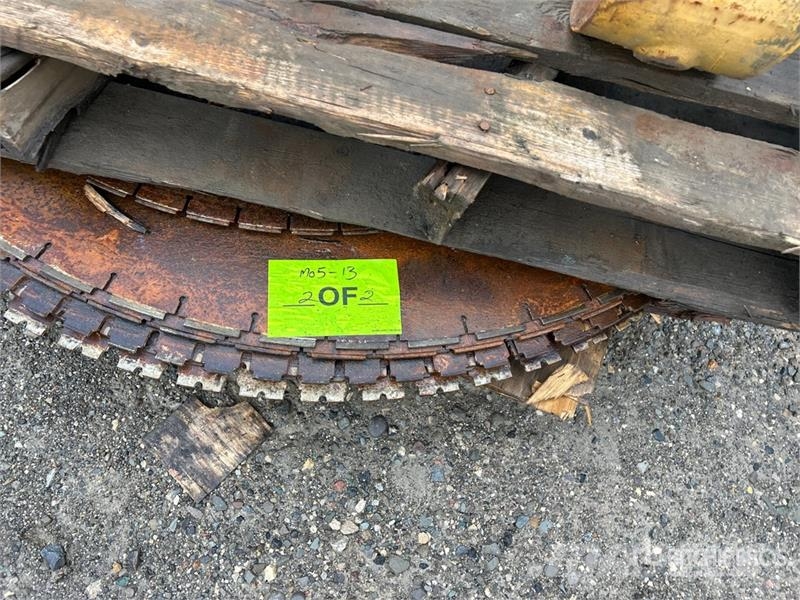  Quantity of Saw, Blades, Excavator Parts مكونات أخرى