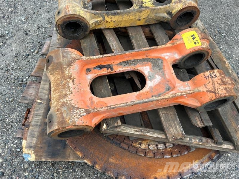  Quantity of Saw, Blades, Excavator Parts مكونات أخرى