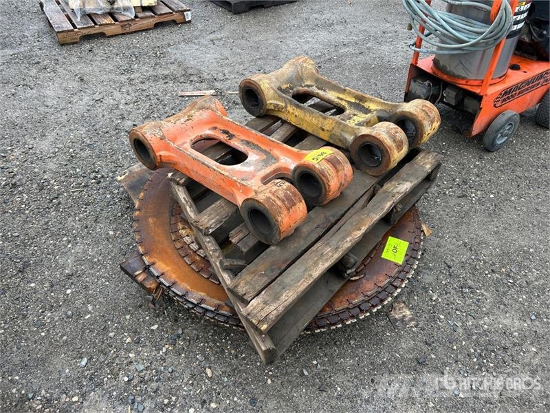  Quantity of Saw, Blades, Excavator Parts مكونات أخرى