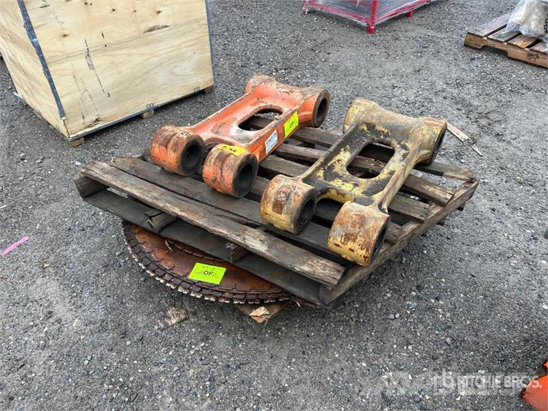  Quantity of Saw, Blades, Excavator Parts مكونات أخرى