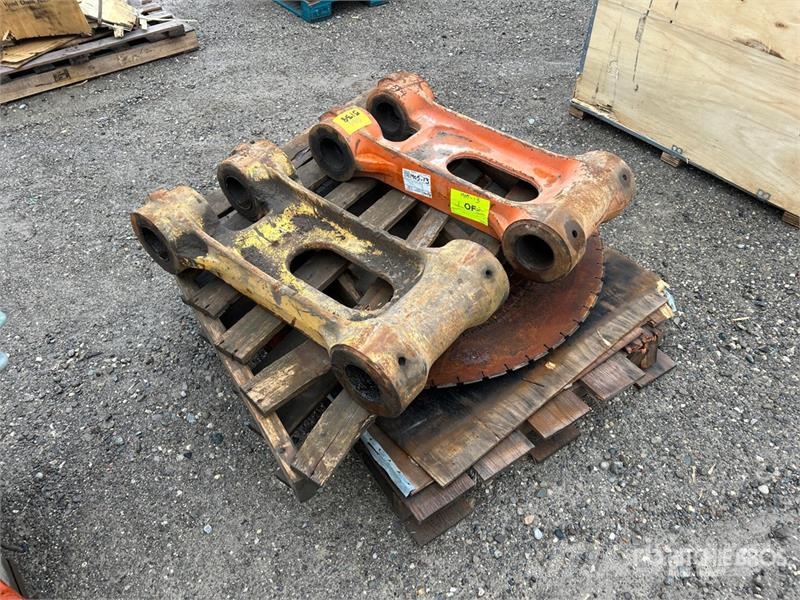  Quantity of Saw, Blades, Excavator Parts مكونات أخرى