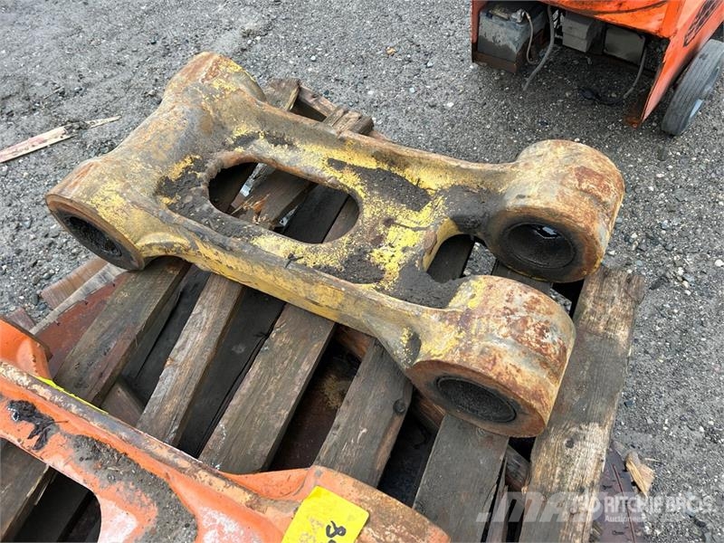  Quantity of Saw, Blades, Excavator Parts مكونات أخرى