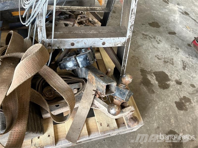 Quantity of Sawhorses, Jack Stands, Step Ladder, S Inne akcesoria
