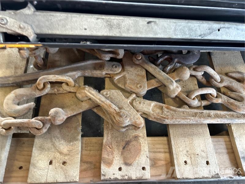 Quantity of Sawhorses, Jack Stands, Step Ladder, S Inne akcesoria