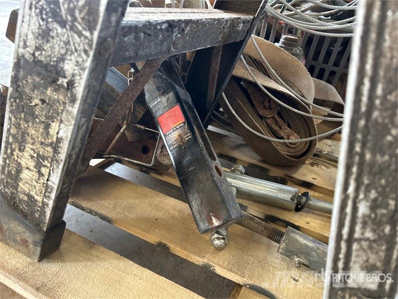 Quantity of Sawhorses, Jack Stands, Step Ladder, S Inne akcesoria
