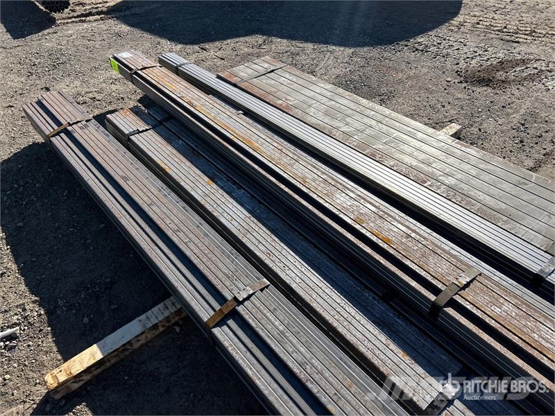  Quantity of Square Steel Pipes معدات البناء - غير ذلك