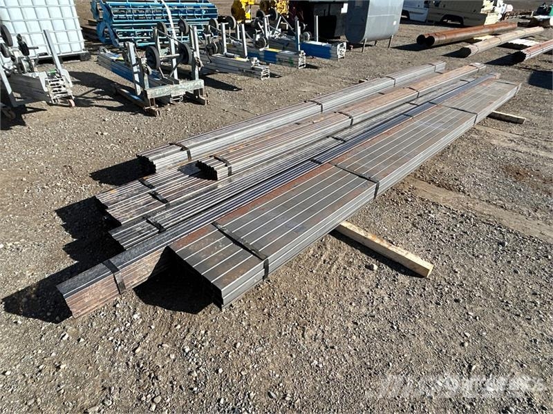  Quantity of Square Steel Pipes معدات البناء - غير ذلك