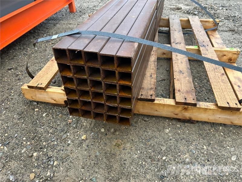  Quantity of Square Tubing معدات البناء - غير ذلك