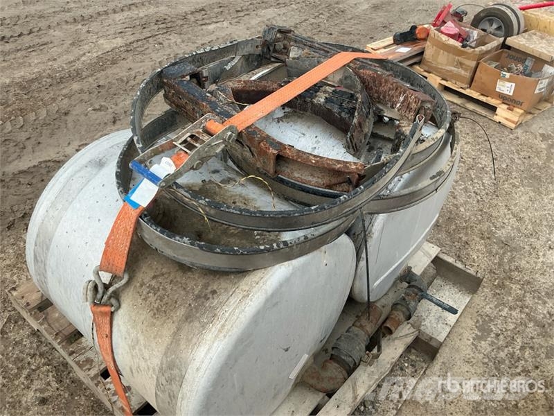 Quantity of Steel Hydraulic/Fuel Tanks Transportes - Outros