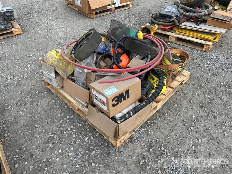 Quantity of Straps/Headed Pins, Safety Equipment Drugi deli