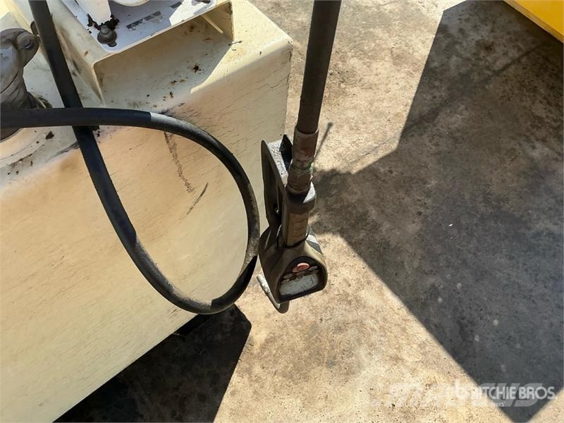 Quantity of Tank Rezervoare de carburanți și aditivi