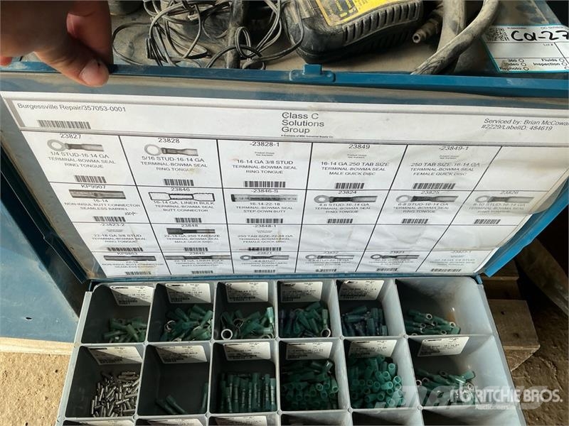 Quantity of Tool Cabinets, miscellaneous parts Inne akcesoria