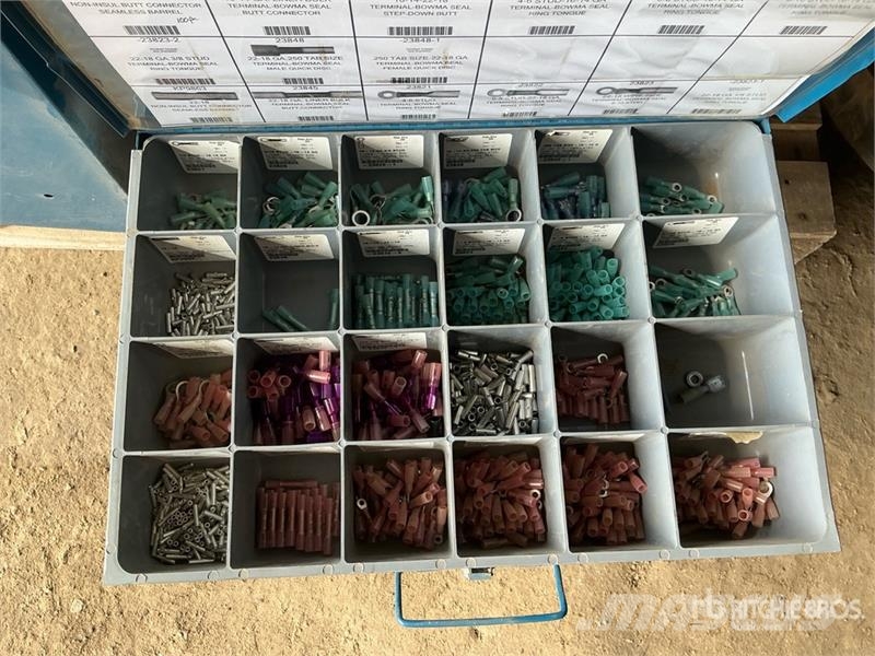 Quantity of Tool Cabinets, miscellaneous parts Inne akcesoria