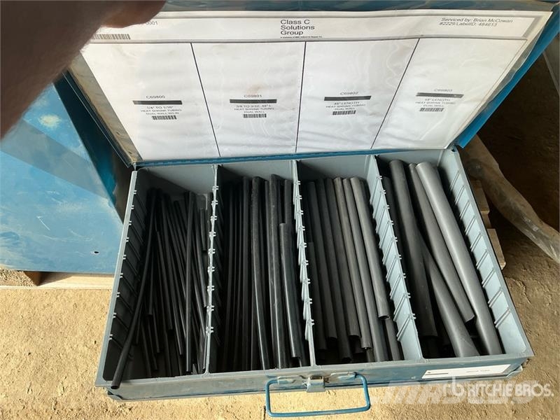 Quantity of Tool Cabinets, miscellaneous parts Inne akcesoria