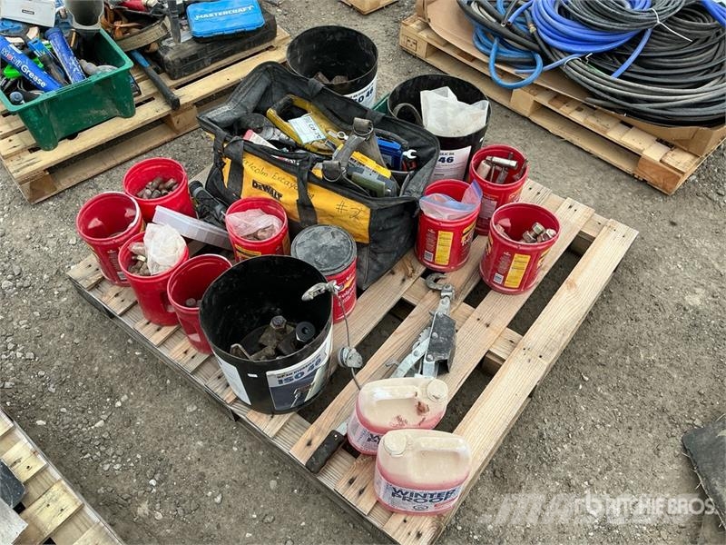 Quantity of Tools and Miscellaneous parts Inne akcesoria