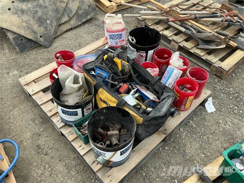 Quantity of Tools and Miscellaneous parts Inne akcesoria