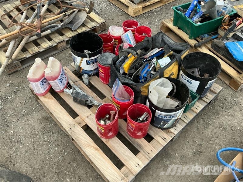 Quantity of Tools and Miscellaneous parts Inne akcesoria