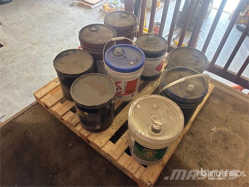 Quantity of Various liquids (hydraulic oil/roof co 其他組件