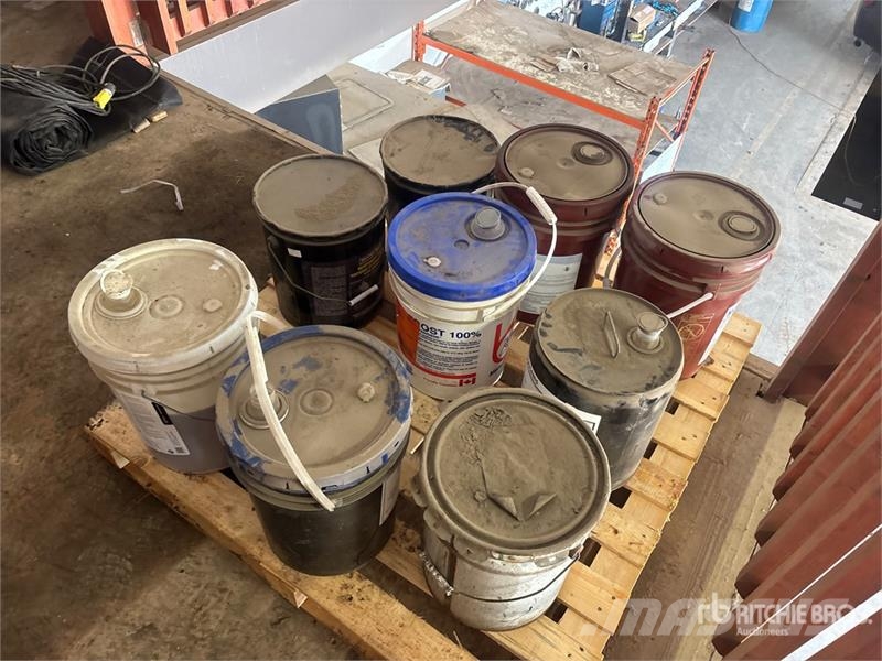 Quantity of Various liquids (hydraulic oil/roof co 其他組件