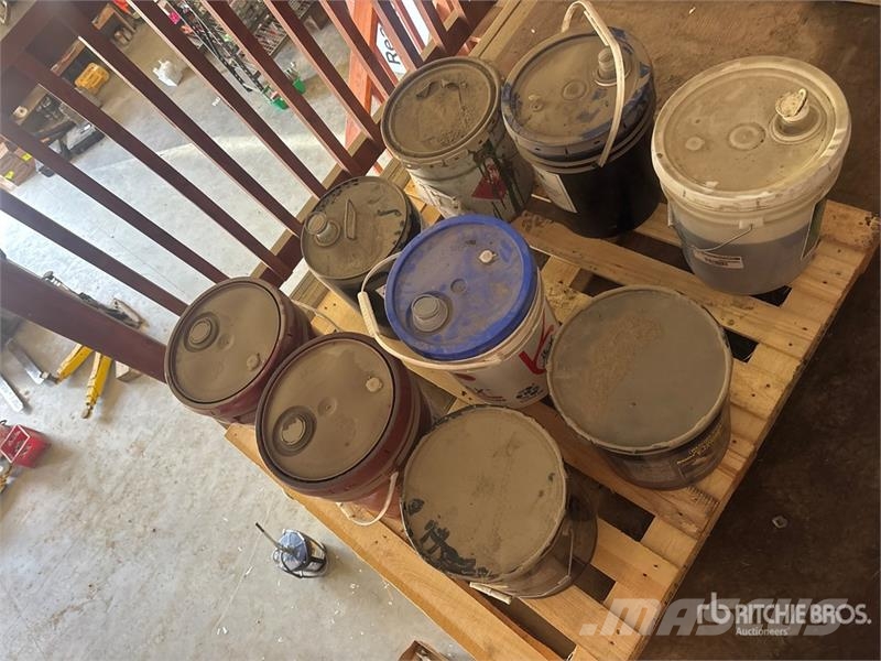 Quantity of Various liquids (hydraulic oil/roof co 其他組件