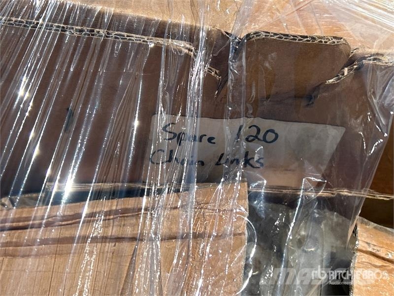 Quantity of Various Sized Chains Drugi deli